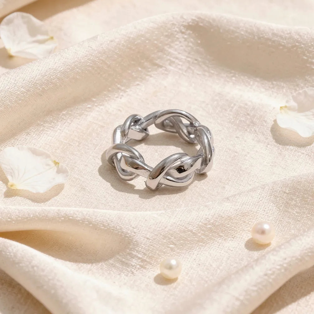 Sculpted Chain Band Ring