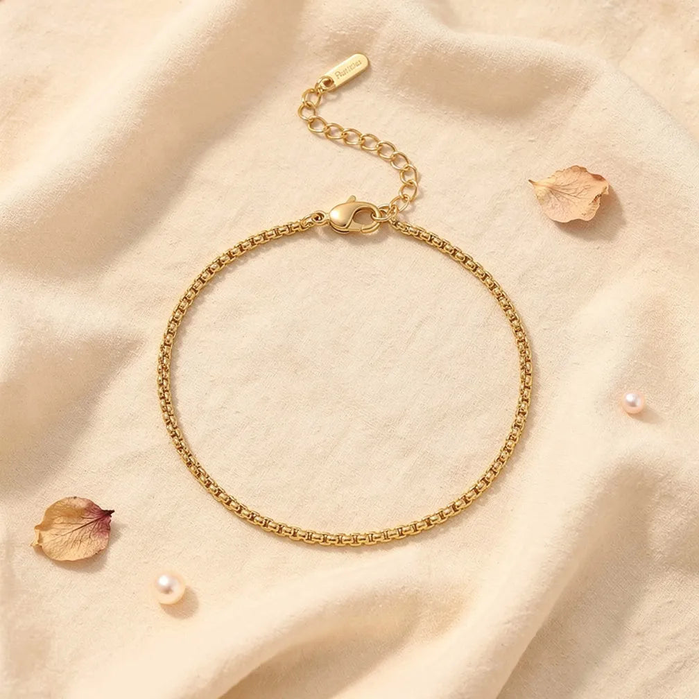 Refined Gold Chain Bracelet